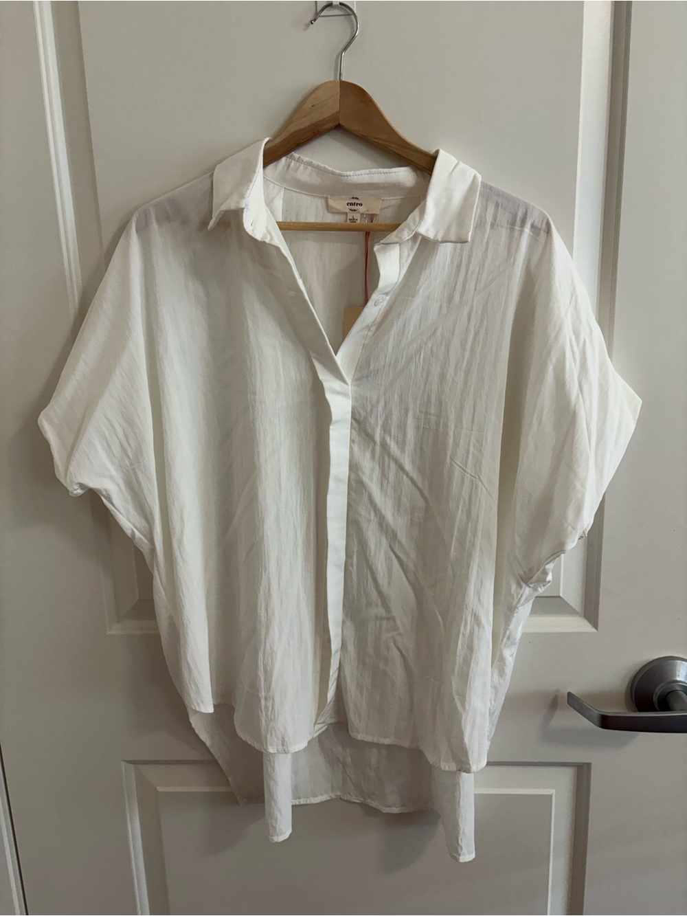 Entro NWT Lightweight White Button-Front Blouse, Shirt